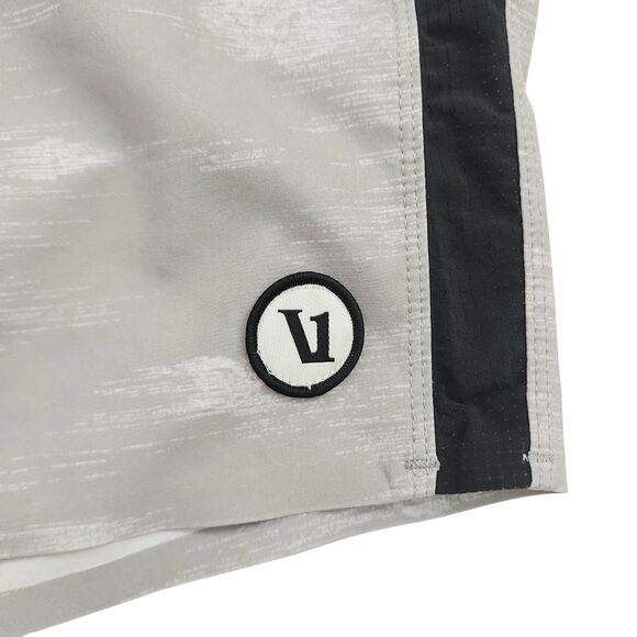 Vuori Peak Board Shorts Mens 34 Gray Swim Trunks Beach Travel Pool Outdoor - Picture 4 of 12